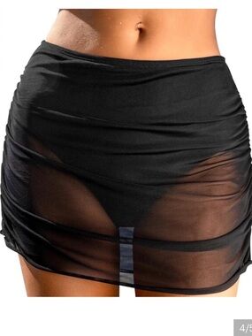 CUPSHE black ruched swim mini skirt, size large